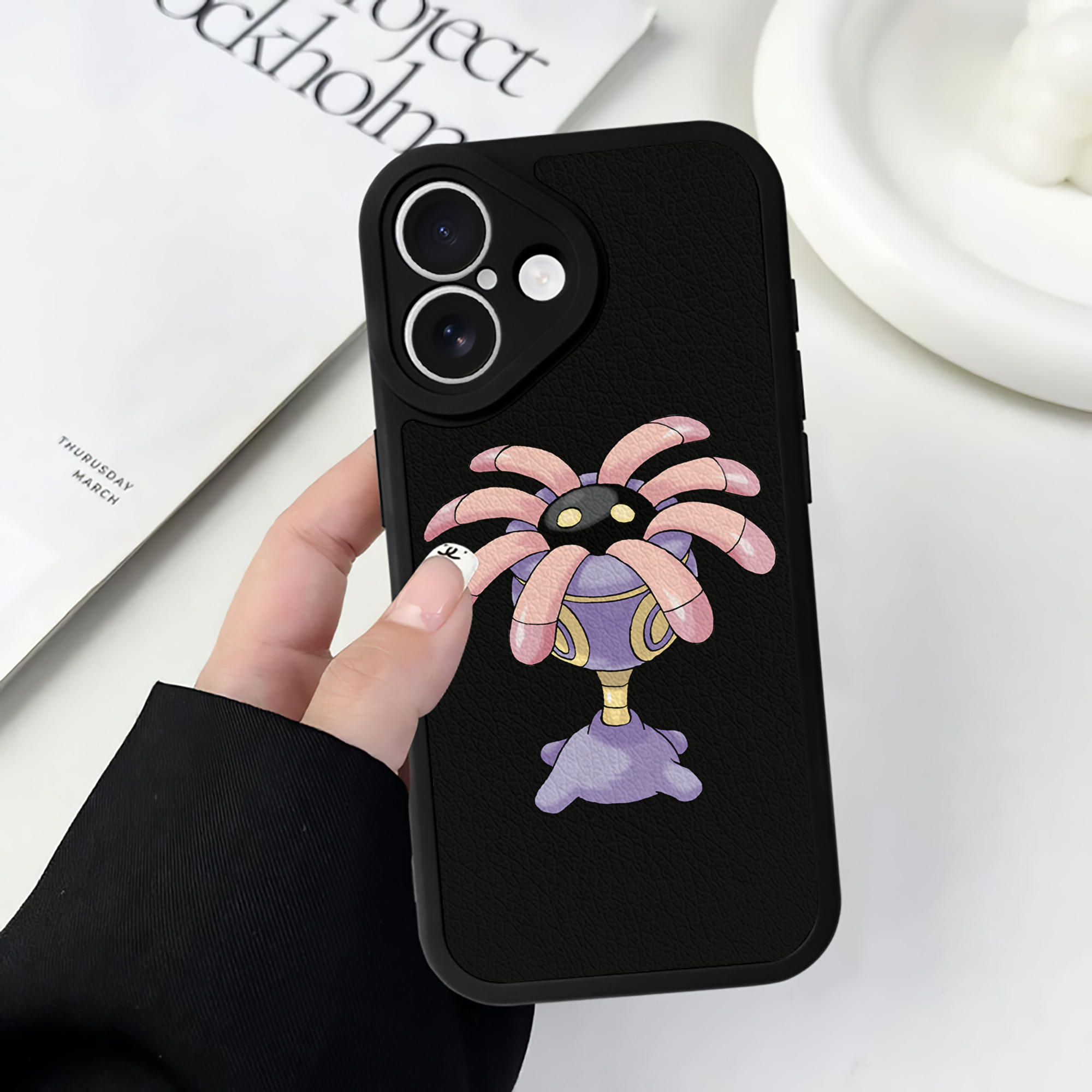 （画像用） ポケットモンスター Pokémon 【iPhone 16シリーズ対応】シリコンスマホケース（レザー調） 材質：シリコン